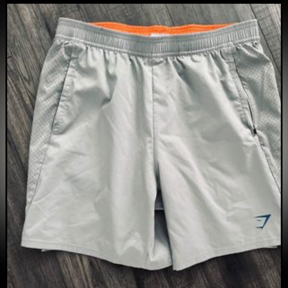 GYMSHARK mens grey large shorts with built in liner